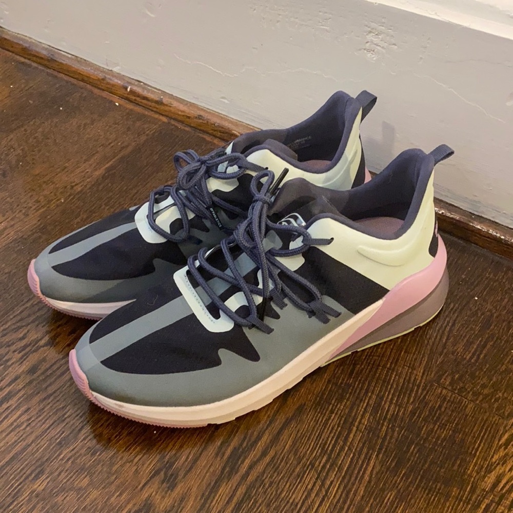 Fabletics sneakers